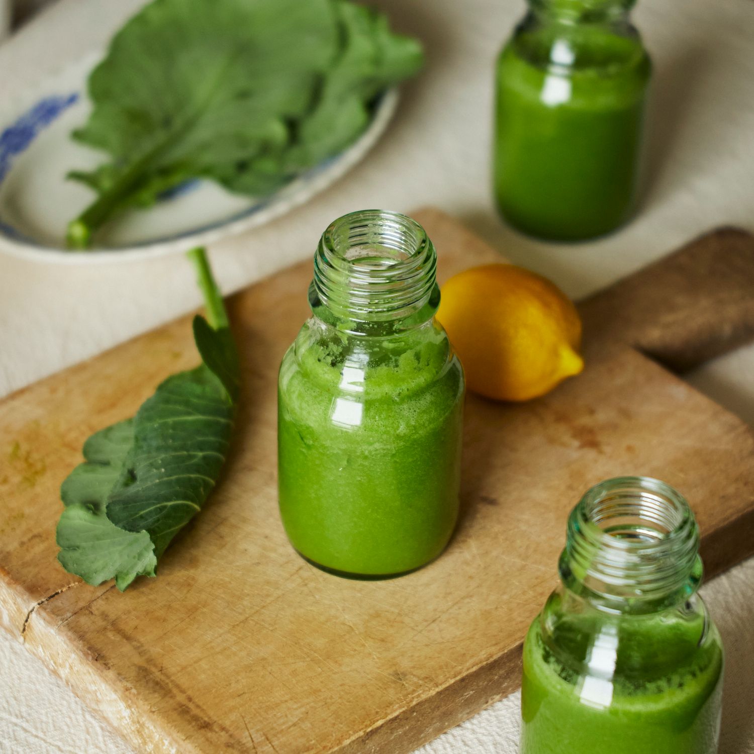 Cabbage-based green smoothie ingredients